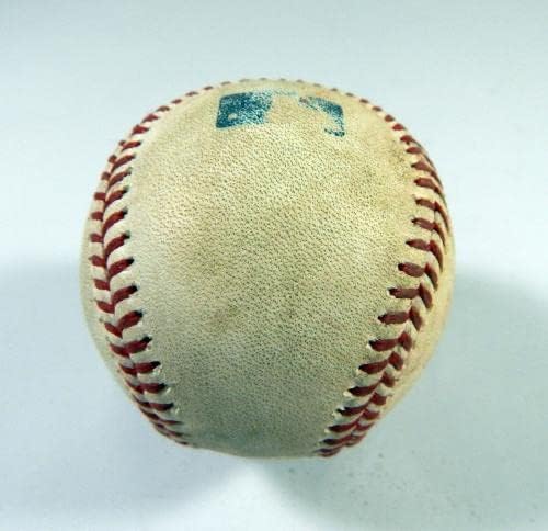 В игра за Червените пирати 2021, Използван бели бейзболни топки Хартлиба Ник Сензела RBI Double - MLB, В играта